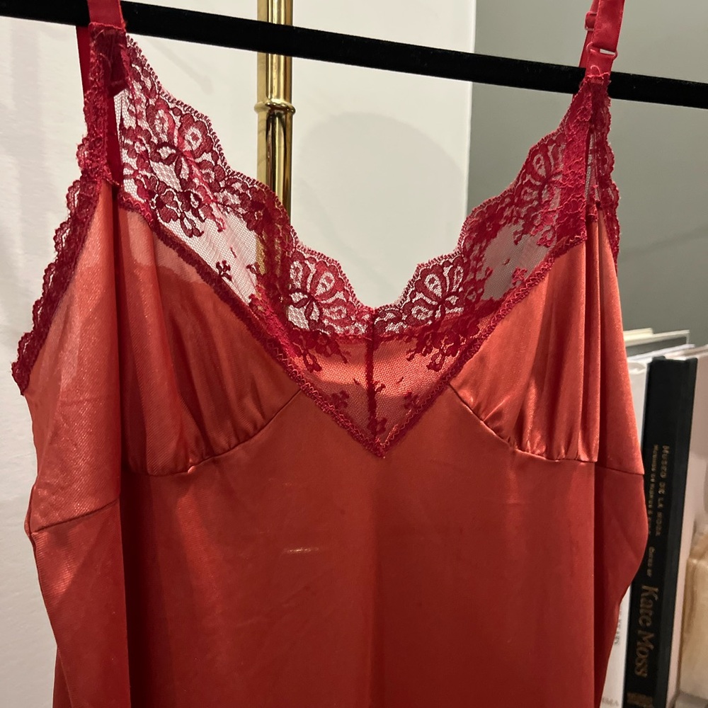 Elegant Red Lace Trim Nightgown - Picture 2 of 3